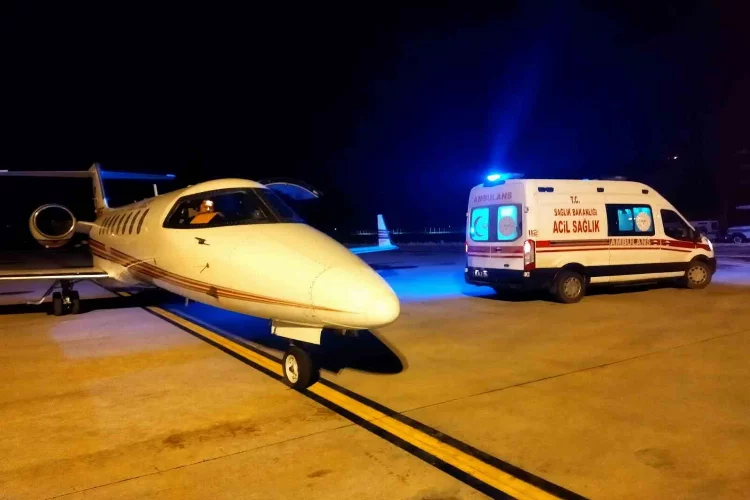 61 yaşındaki hasta ambulans uçakla tedavi için Bursa’ya getirildi