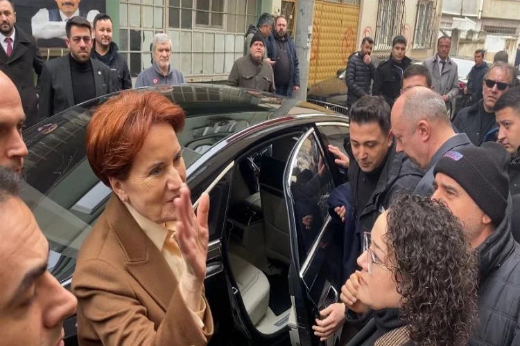 Meral Akşener, Sinan Ateş’in ailesini ziyaret etti