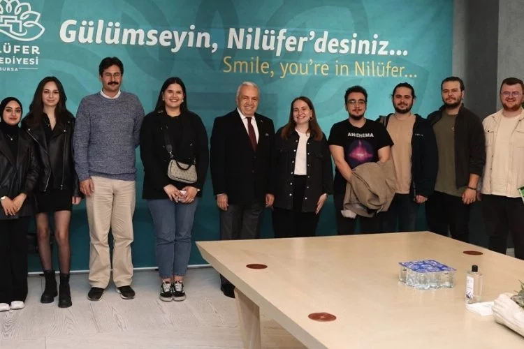 Başkan Özdemir’den gençlere destek