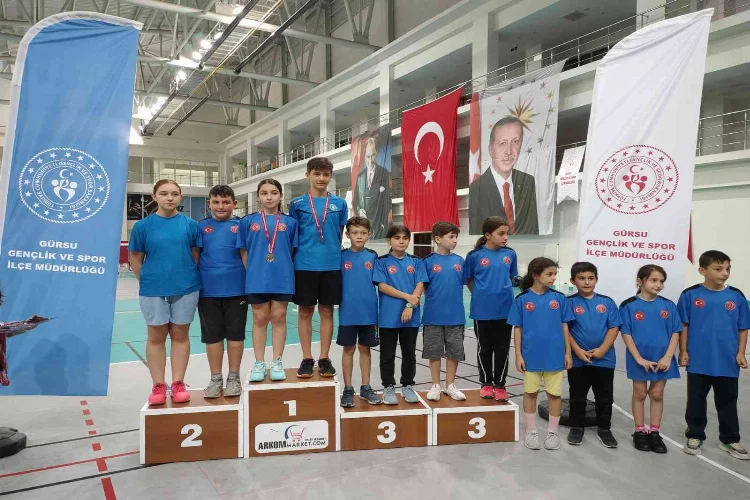 Bursa Büyükşehir Belediyesporlu badmintonculardan 4 madalya