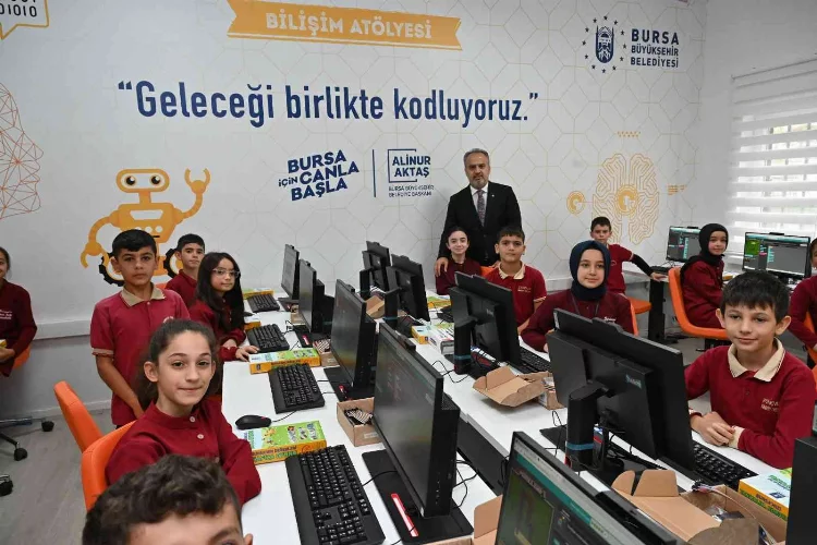 Bursa Büyükşehir’den okullara teknolojik destek