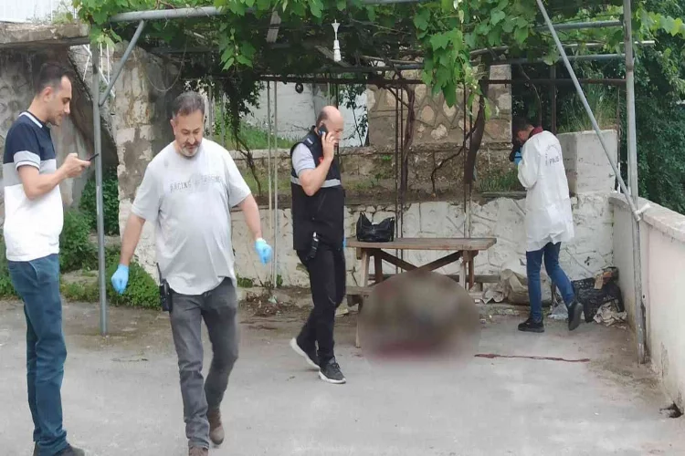 Bursa’da dehşet: Tartıştığı kadını öldürdü ardından intihar etti
