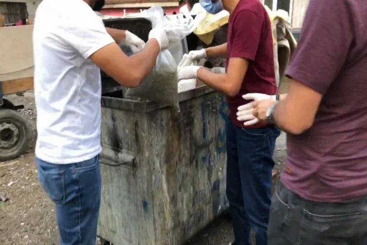 Çöp konteynerinden 28 kilogram uyuşturucu çıktı