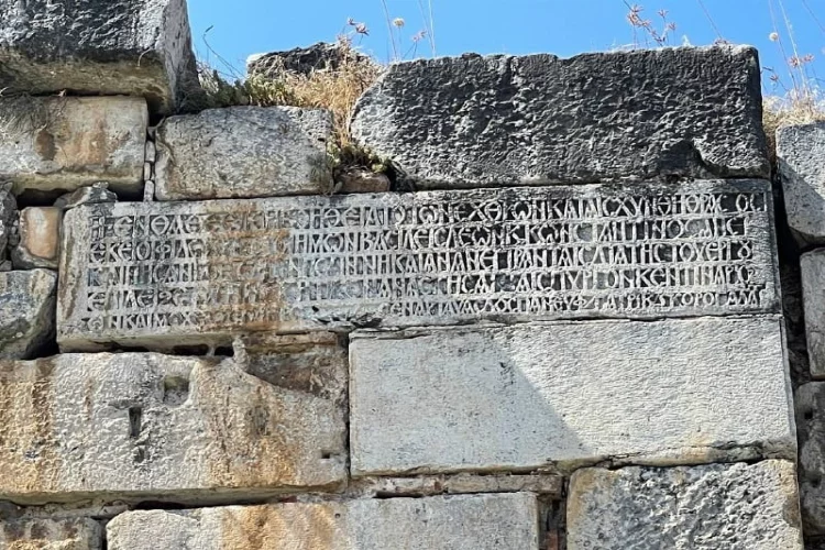 İznik’te 2 bin yıllık surlara işlenmiş kitabenin sırrı çözüldü