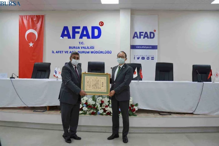 Japonya Başkonsolosluğu’ndan AFAD Müdürü Yalçın Mumcu’ya ödül