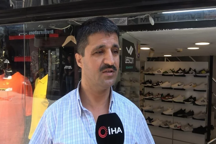 (Özel) Bursa’da 10 mağazaya girmeye çalışan hırsızlar güvenlik kamerasına yansıdı