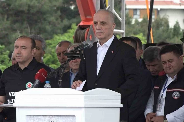 TÜRK-İŞ Başkanı Atalay: "İşçilerin yeni bir anayasaya ihtiyacı var"